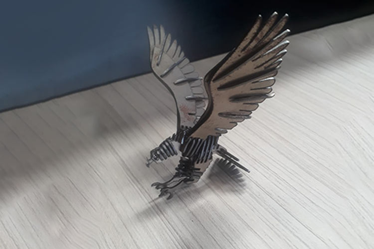 trabajo realizado con una cortadora de láser