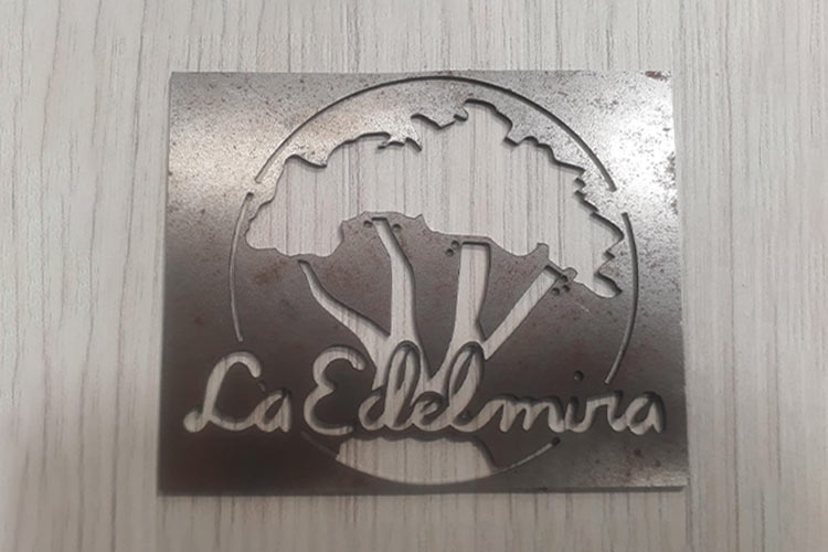 trabajo realizado con una cortadora de láser